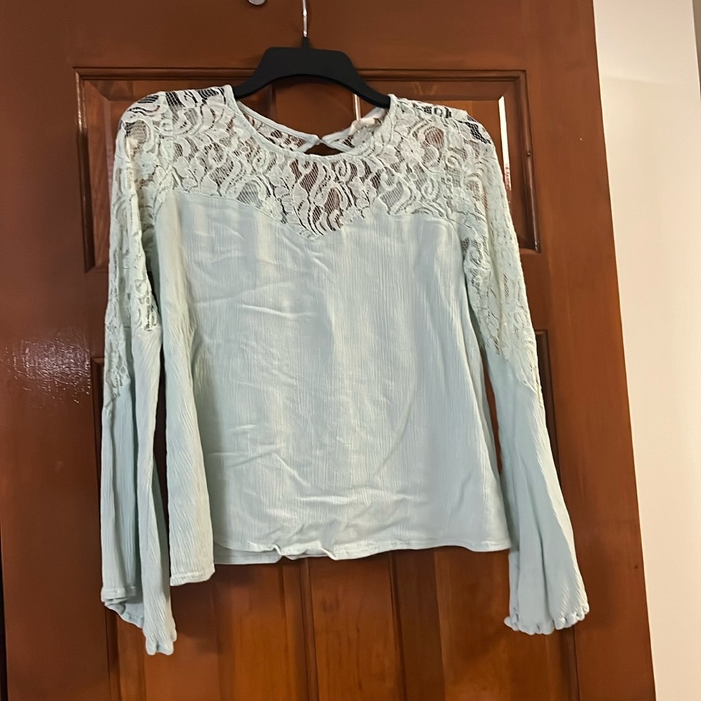 One the land light green crop top